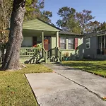 Savannah Home With Yard About 3 Mi To Downtown!